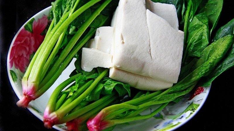 菠菜加豆腐会造成结石吗?